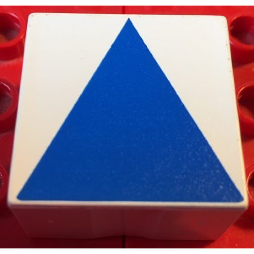 Деталь LEGO 2756pb391 Duplo, Tile 2 x 2 x 1 with Shape Blue Isosceles Triangle Pattern