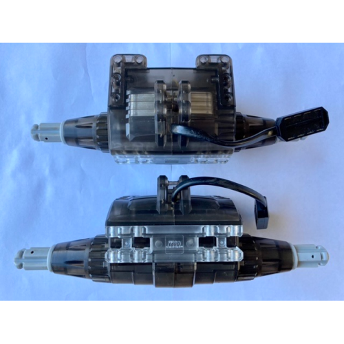 Деталь LEGO 45805c02 Electric, Motor RC with Flexible Superaxles and Light