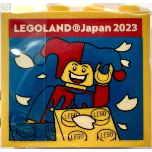 Деталь LEGO 30144pb460 Brick 2 x 4 x 3 with LEGOLAND Japan 2023, Jester Minifigure and Yellow and Blue Bricks Pattern