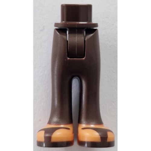 Деталь LEGO 92253c00pb68 Mini Doll Hips and Trousers with Back Pockets with Molded Nougat Feet and Printed Dark Brown Sandals and Soles Pattern - Thick Hinge