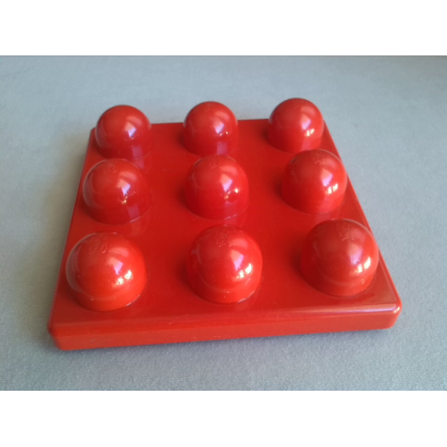 Деталь LEGO 31012 Primo Plate 3 x 3 - Red