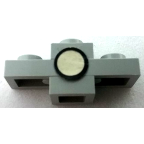 Деталь LEGO BA113pb01 Stickered Assembly 3 x 1 x 1 with White Circle with Black Border Headlight Pattern (Sticker) - Set 673 - 1 Plate 1 x 3, 2 Plate 1 x 1