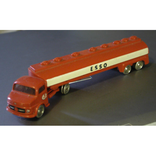 Деталь LEGO 650pb01 HO Scale, Mercedes Tanker with 'ESSO' Pattern