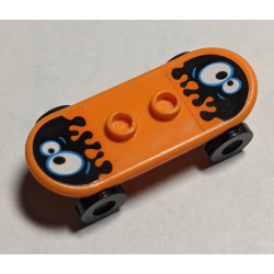 Minifigure, Utensil Skateboard Deck with Black Oil Blobs and White Eyes Pattern (Stickers) with Black Wheels (42511pb27 / 2496) - Set 60200