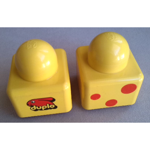 Деталь LEGO 31000pb02 Primo Brick 1 x 1 with Duplo Bunny Logo and 3 Red Spots Pattern on Opposite Sides