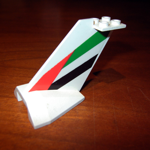 Деталь LEGO 4867pb20 Tail Wedge with Emirates Logo Pattern on Both Sides (Stickers) - Set 1973