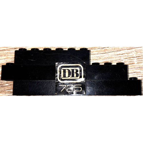 Деталь LEGO BA368pb01L Stickered Assembly 11 x 1 x 3 with White 'DB 725' Pattern Model Left Side (Sticker) - Set 725-2 - 2 Brick 1 x 4, 3 Brick 1 x 6