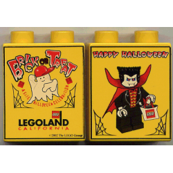 Duplo, Brick 1 x 2 x 2 with Halloween 2002 Brick or Treat / Happy Halloween Pattern (LEGOLAND Logo) Duplo, Brick 1 x 2 x 2 with Halloween 2002 Brick or Treat / Happy Halloween Pattern (LEGOLAND Logo)