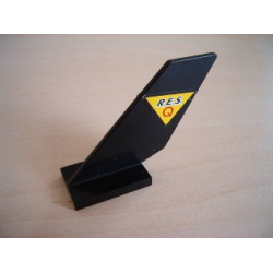 Tail Shuttle with Black 'R.E.S.' and Red 'Q' on Yellow Triangle with Black Border Pattern on Both Sides (Stickers) - Set 6462