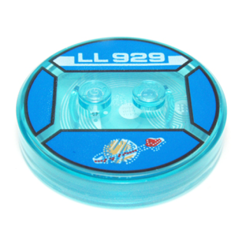 Деталь LEGO 18605c01pb28 Dimensions Toy Tag 4 x 4 x 2/3 with 2 Studs and Trans-Light Blue Bottom with Faded Classic Space Logo and White 'LL 929' on Blue Background Pattern (Benny)