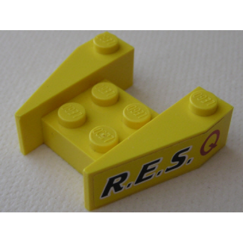 Деталь LEGO 2399pb03 Wedge 3 1/2 x 4 without Stud Notches with Black 'R.E.S.' and Red 'Q' on Yellow Background Pattern on Both Sides (Stickers) - Set 6462