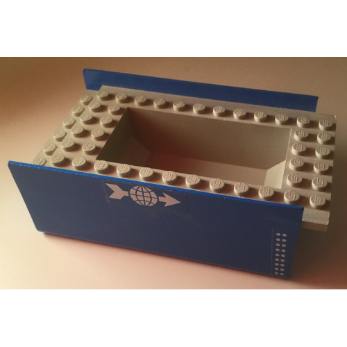 Деталь LEGO x759c01pb01 Boat, Hull Smooth Middle 12 x 6 x 3 1/3, Deck Color Light Gray with White Globe, Arrow, and Double Dots Pattern on Both Sides (Stickers) - Set 4015