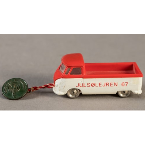 Деталь LEGO 259pb06 HO Scale, VW Pickup with White Base and Red 'JULSØLEJREN 67' and 'MURYAR BISHARA' Pattern on Opposite Sides