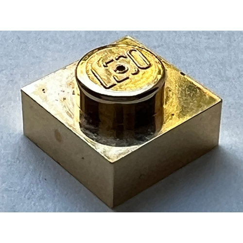 Деталь LEGO 3024 Plate 1 x 1 - Chrome Gold