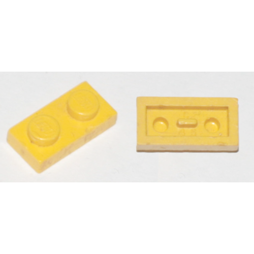 Деталь LEGO 3023old Plate 1 x 2 with Flat Bottom Pin - Yellow