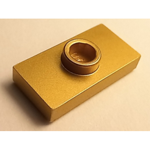 Деталь LEGO 15573 Plate, Modified 1 x 2 with 1 Stud with Groove and Bottom Stud Holder (Jumper) - Metallic Gold