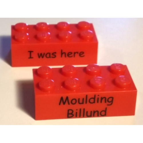 Деталь LEGO 3001pb110 Brick 2 x 4 with Kornmarken Factory Tour Black 'I was here' and 'Moulding Billund' Pattern on Opposite Sides - Red